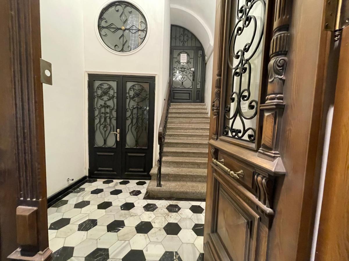 Fountain Square-Balconies In Old Town Apartment Baku Exterior photo