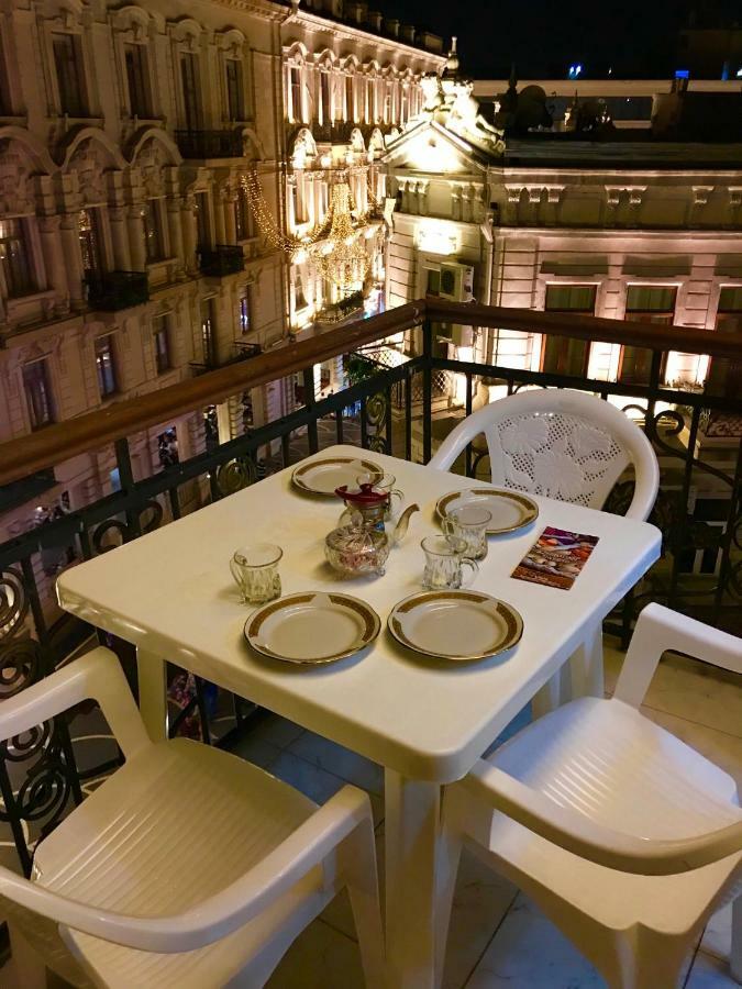 Fountain Square-Balconies In Old Town Apartment Baku Exterior photo